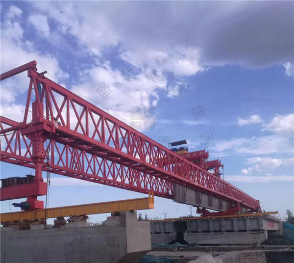 盛华集团丨300T-52m贵州架桥机安装调试完成