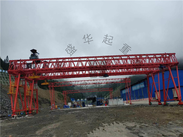 盛华集团丨雷榕高速项目4台贵州门机投入施工